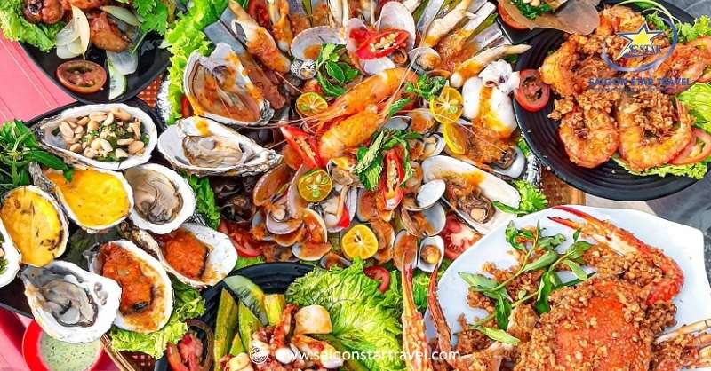 Du Lịch Đảo Phú Quý: Hành Trình Khám Phá Thiên Đường Biển Hoang Sơ | Saigon Star Travel Thưởng thức hải sản khi du lịch đảo Phú Quý tự túc