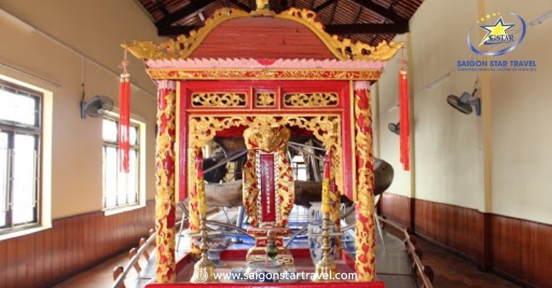 Dinh Vạn Thủy Tú: Điểm Đến Văn Hóa Đặc Sắc Tại Bình Thuận | Saigon Star Travel Bàn thờ Cá Ông vị thần biển cả