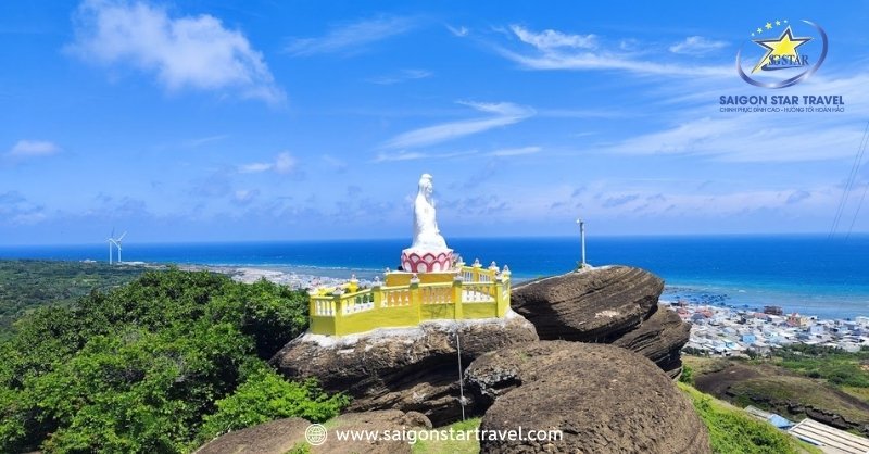 Du Lịch Đảo Phú Quý: Hành Trình Khám Phá Thiên Đường Biển Hoang Sơ | Saigon Star Travel Ghé thăm chùa Linh Sơn khi du lịch đảo Phú Quý tự túc