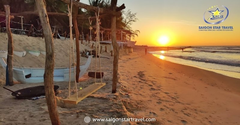 Khám Phá Bãi Biển Cam Bình - Thiên Đường Nghỉ Dưỡng Tại Lagi | Saigon Star Travel hoàng hôn tại bãi tắm cam bình lagi