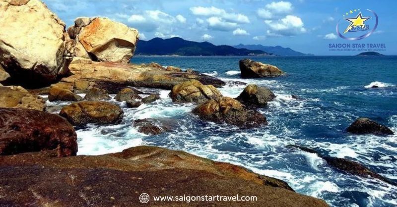 Cẩm Nang Du Lịch Mũi Né Chi Tiết | Saigon Star Travel Cẩm nang du lịch Mũi Né Hòn Ghềnh