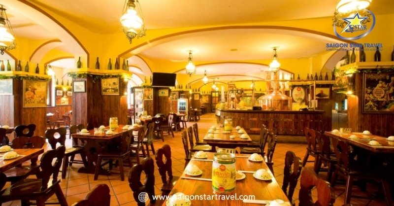 Mách Bạn Top 10 Địa Điểm Ăn Hải Sản Ngon Ở Mũi Né "Quên Lối Về" | Saigon Star Travel Không gian ấm cúng tại nhà hàng Brauhaus