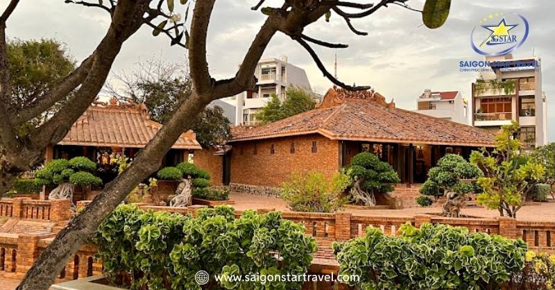 Chùa Thanh Minh Tự Phan Thiết - Tìm Sự An Yên Giữa Đời Bộn Bề | Saigon Star Travel Khung cảnh thơ mộng tại chùa