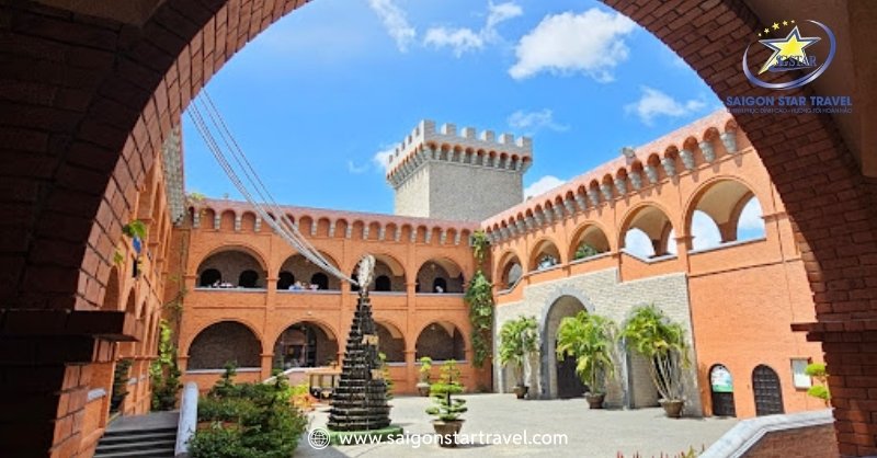 Lâu Đài Rượu Vang - Địa Điểm Du Lịch Không Thể Bỏ Qua Tại Phan Thiết | Saigon Star Travel Lưu ý khi tham quan lâu đài rượu vang