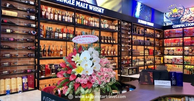 Lâu Đài Rượu Vang - Địa Điểm Du Lịch Không Thể Bỏ Qua Tại Phan Thiết | Saigon Star Travel Mua sắm rượu vang tại siêu thị