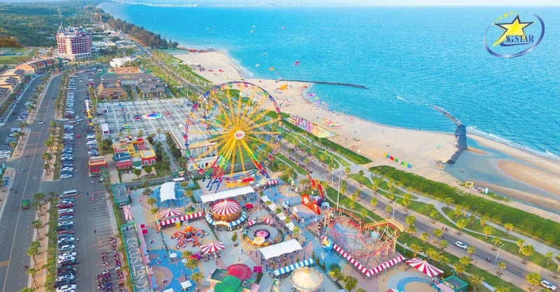 NovaWorld Phan Thiết - Thiên Đường Du Lịch & Giải Trí Mới Tại Phan Thiết | Saigon Star Travel Toàn cảnh Quảng trường Bikini Beach và Công viên Circus Land