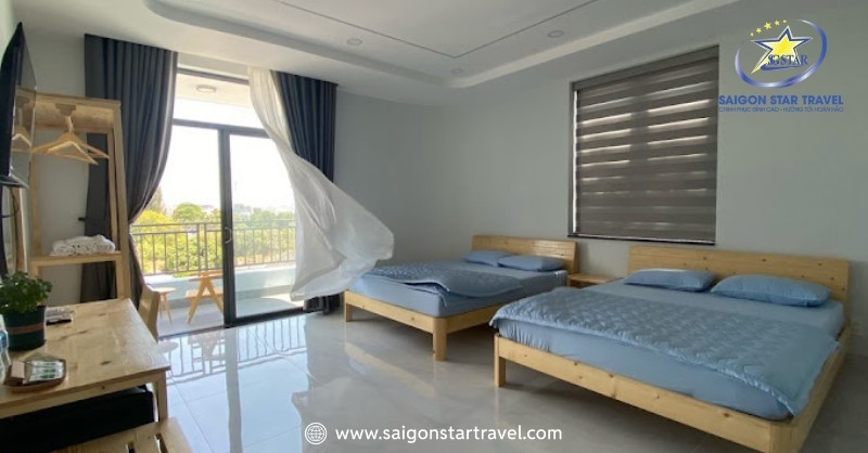 Phòng 2 giường đôi có bancol