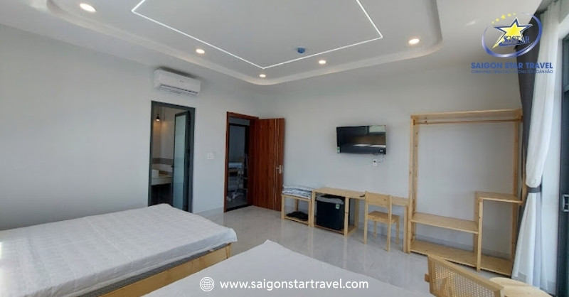 Phòng 2 giường có cửa sổ lớn