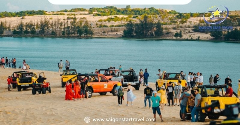 Land Car Mũi Né | Saigon Star Travel Land Car leo đồi cát chở tối đa 6 khách trong trải nghiệm Mũi Né