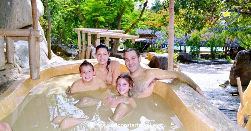 Trung Tâm Bùn Khoáng Mũi Né: Lợi Ích Sức Khỏe Và Địa Điểm Nên Đến | Saigon Star Travel Trung tâm bùn khoáng I Resort