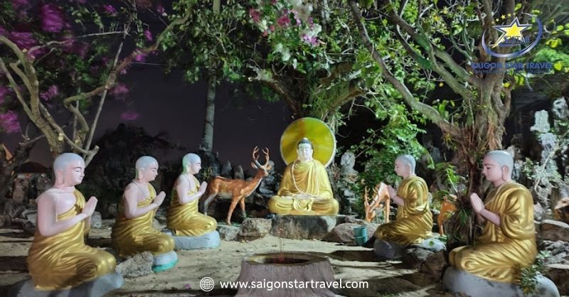 Chùa Linh Long Mũi Né - Ngôi Chùa Cổ Trên Trăm Tuổi Bình Thuận | Saigon Star Travel Tượng Phật Thích Ca ngồi dưới cây bồ đề thuyết pháp cho 5 anh em nhà Kiều Trần Như