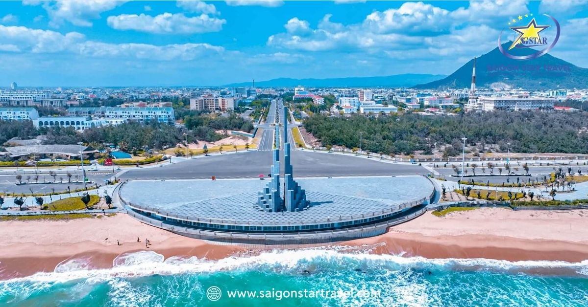 Tháp Nghinh Phong - Biểu tượng của Phú Yên