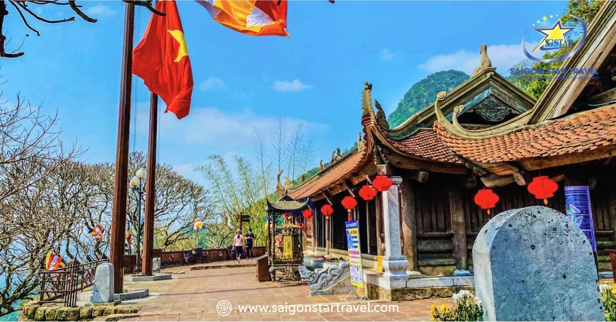 Tham quan Chùa Hoa Yên