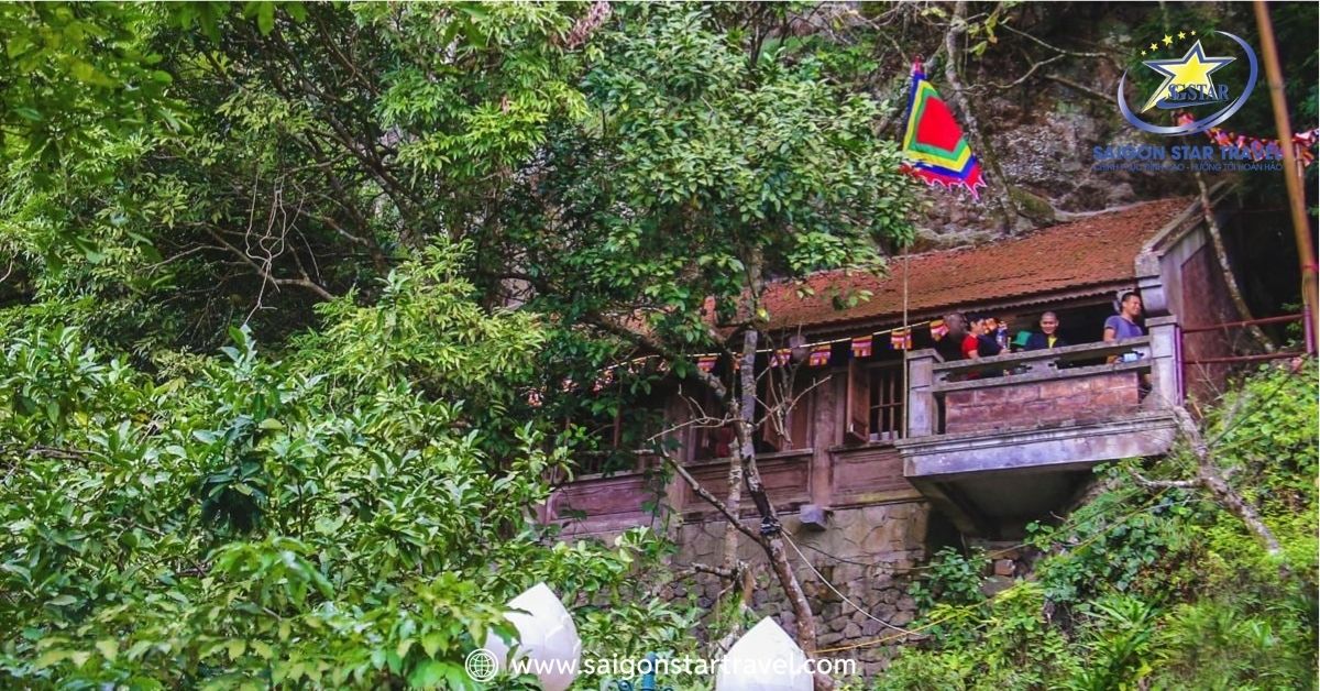 Độc lạ ngôi chùa một mái trên núi Yên Tử