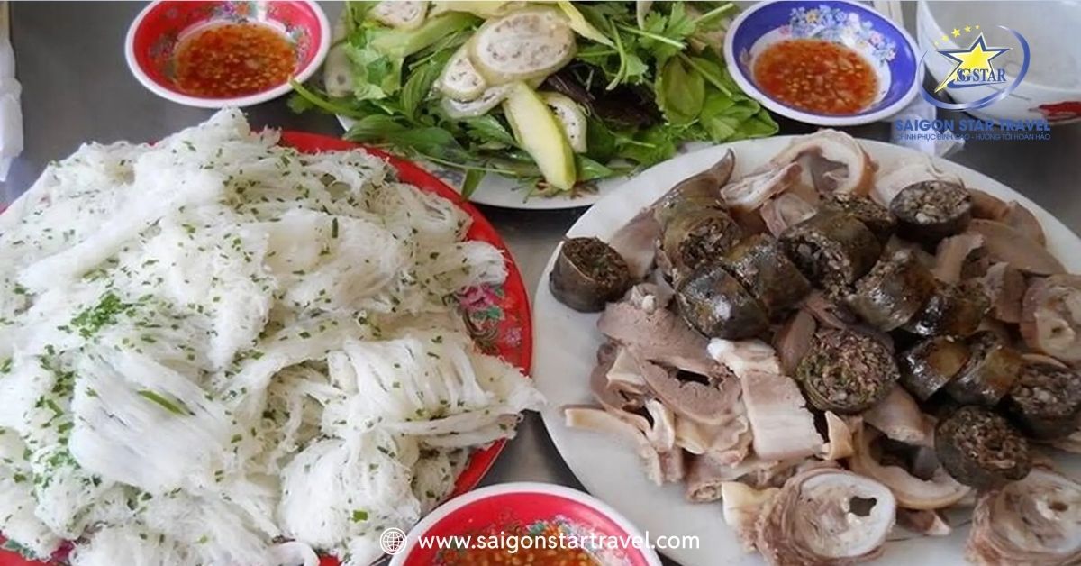 Món bánh hỏi cháo lòng trứ danh Quy Nhơn