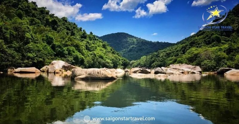 Hầm Hô Quy Nhơn có cảnh quan thiên nhiên đẹp mắt