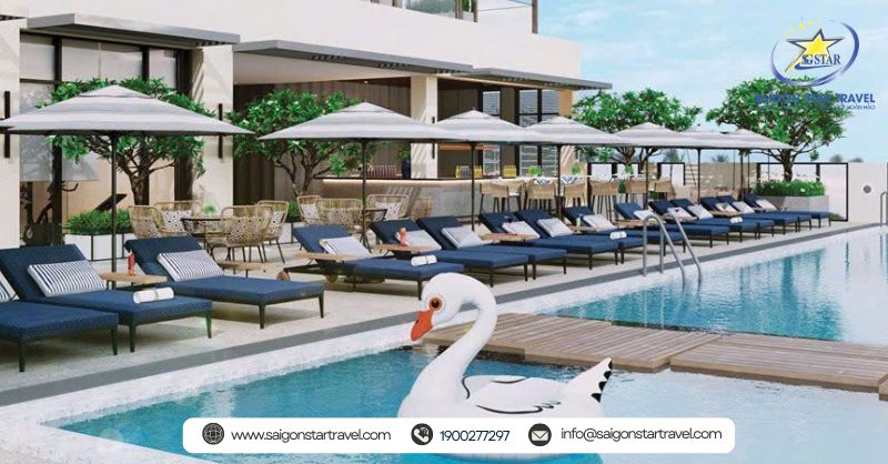 Hồ bơi ngoài trời