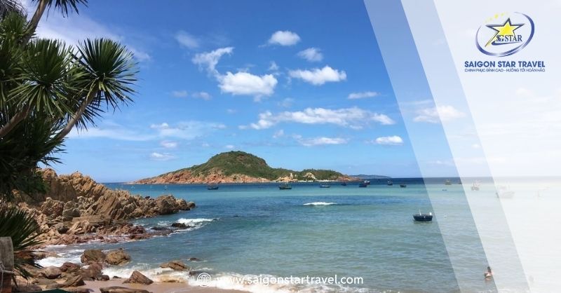 Bãi Xếp nằm khá gần chỉ cách trung tâm thành phố Quy Nhơn khoảng 15km