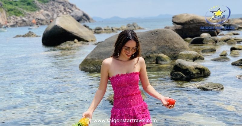 Tắm biển Bãi Nhỏ | Tour Cù Lao Xanh 1 ngày