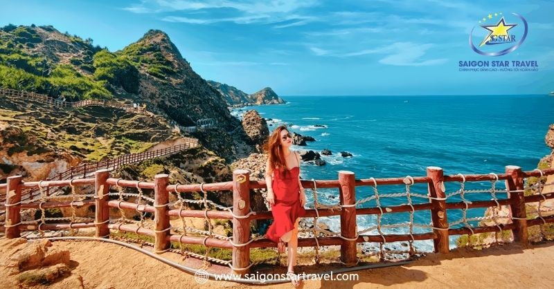Thưởng ngoạn bức tranh thiên nhiên tại Eo Gió &nbsp;| Tour Quy Nhơn Phú Yên 3 Ngày 3 Đêm