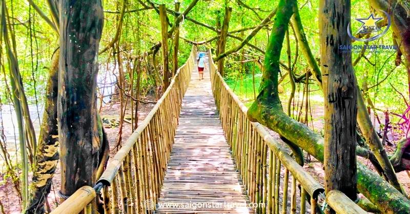 Tham quan Cầu Treo bắt qua Sông Sêrêpok