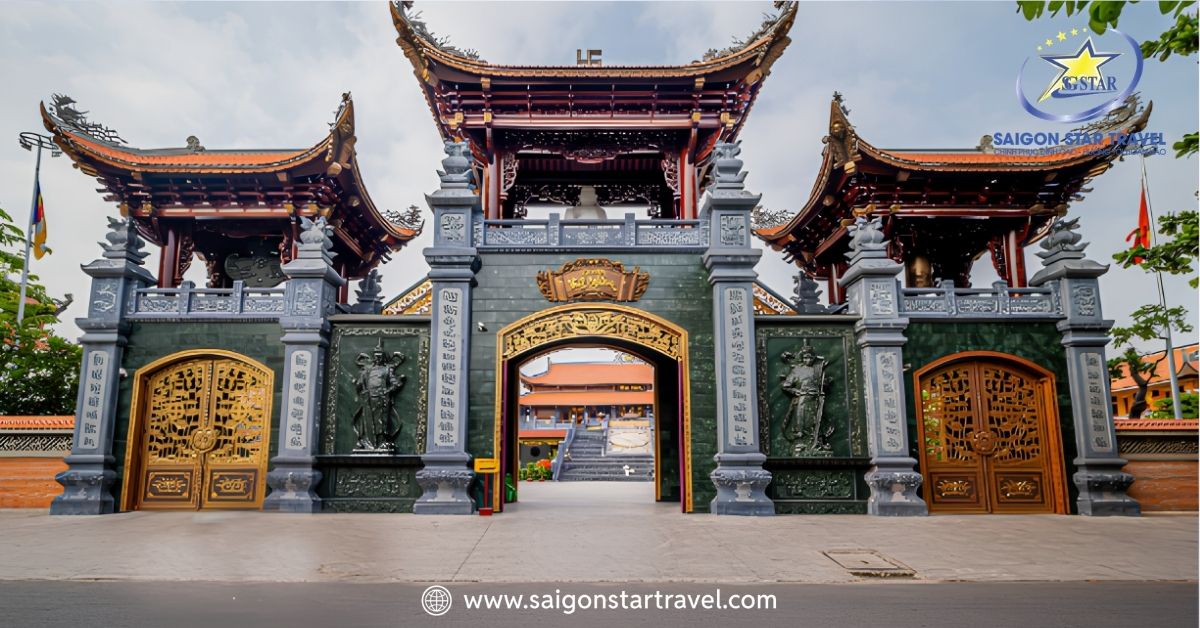 Kiến trúc Cổng Tam Quan ở Tu viện Vĩnh Nghiêm