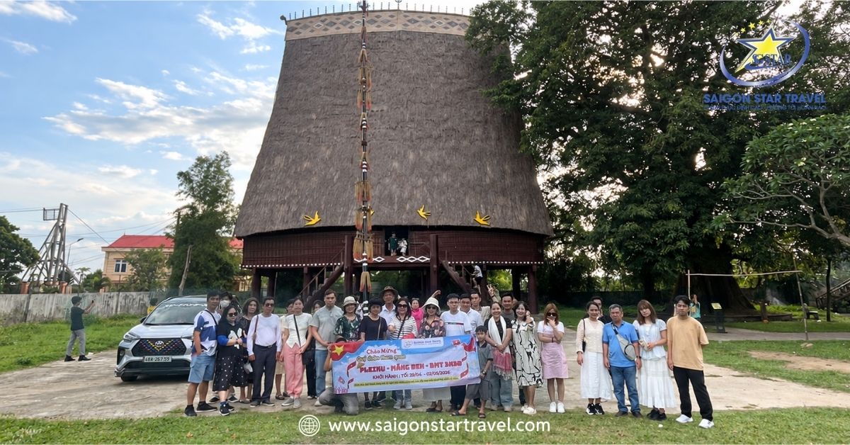 Đoàn khách Saigon Star Travel check-in tại Tây Nguyên