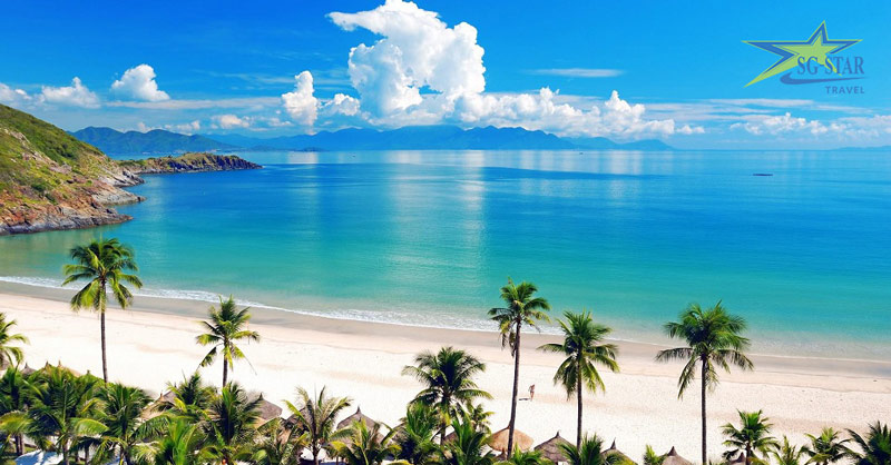 Du lịch Tết ở Đà Nẵng có gì vui ? | Saigon Star Travel Du xuân tắm biển ở bãi biển Mỹ Khê xinh đẹp