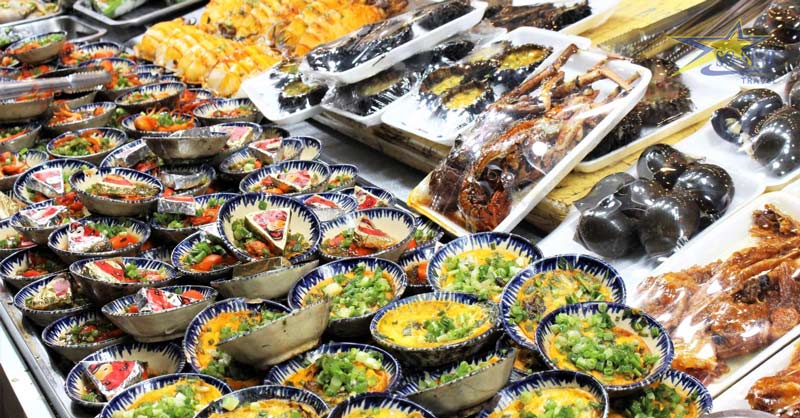 Bật Mí Bí Kíp Du Lịch Tết Phú Quốc Tiết Kiệm, Vui quên lối về ! | Saigon Star Travel Thưởng thức ẩm thực Phú Quốc tại chợ đêm