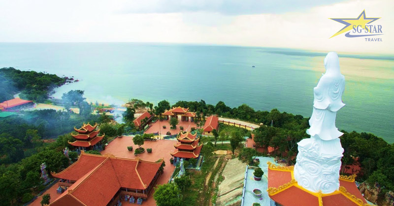 Bật Mí Bí Kíp Du Lịch Tết Phú Quốc Tiết Kiệm, Vui quên lối về ! | Saigon Star Travel Cầu an năm mới ở chùa Hộ Quốc Phú Quốc