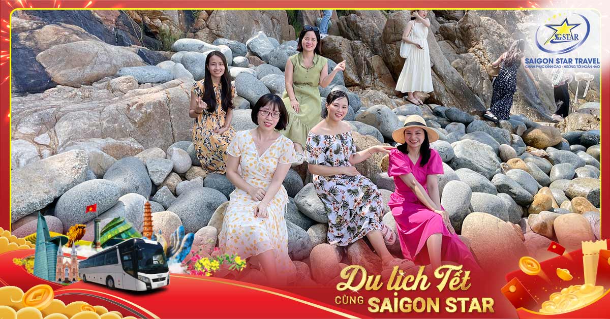 Bãi tắm Hoàng Hậu Ghềnh Ráng - Tour Quy Nhơn Phú Yên 3N3Đ