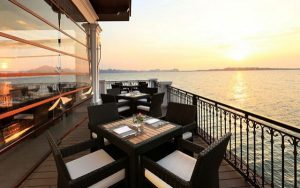 du lich tha ga voi voucher vinpearl ha long 5