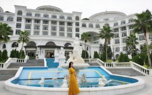 Những voucher Vinpearl Hạ Long sẽ giúp du khách sẽ không còn phải quá lo lắng về vấn đề chi phí khi đến địa điểm này.