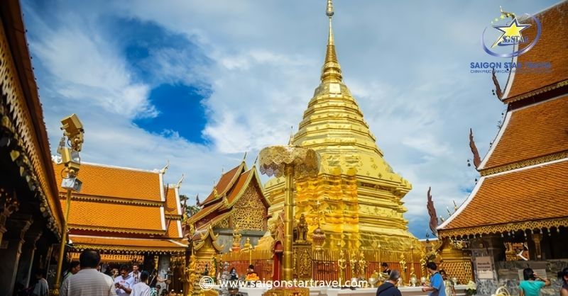 Chùa Phrathat Doi Suthep nổi tiếng về sự linh thiêng | Tour Thái Lan Chiang Mai 4 ngày 3 đêm