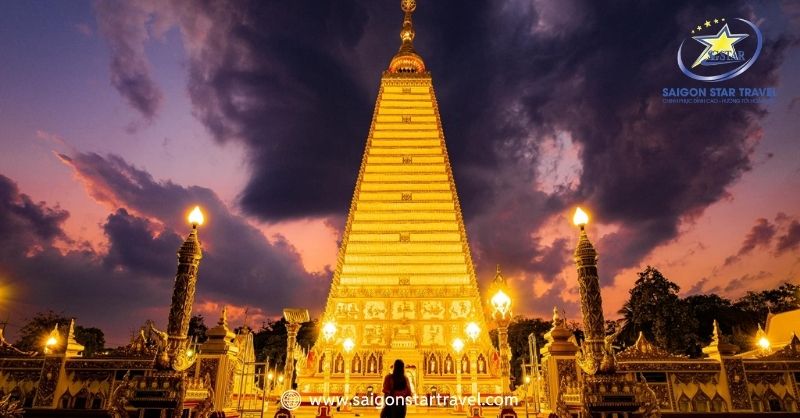 Tham quan chùa Phra That Nong Bua | Tour du lịch Lào Campuchia Thái Lan 4 ngày 3 đêm