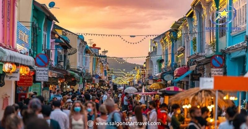 Khám phá nét đẹp của phố cổ Phuket – Tour Phuket Đảo Phi Phi 4 Ngày 3 Đêm