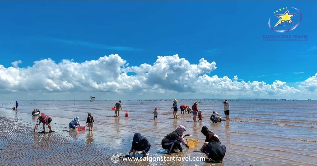 Trải nghiệm một ngày làm ngư dân Gò Công bằng việc cào nghêu