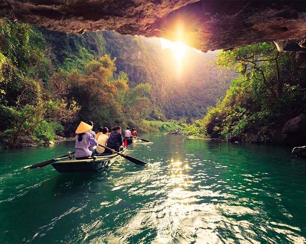 Những kinh nghiệm khi đi tour du lịch Tràng An Ninh Bình | Saigon Star Travel Du-lich-trang-an-ninh-binh-3