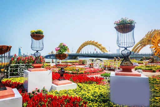 Có nên đi du lịch vào dịp Tết Nguyên Đán hay ở nhà đón Tết cùng gia đình? | Saigon Star Travel du-lich-vao-dip-tet-1