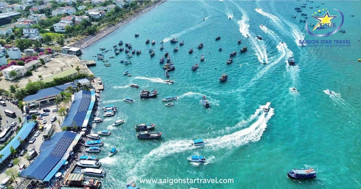 Tham quan bến tàu Nha Trang