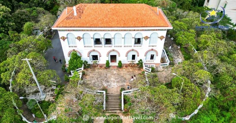 Bạch Dinh Ở Vũng Tàu - Kiến Trúc Pháp Giữa Lòng Phố Biển | Saigon Star Travel Toàn cảnh Bạch Dinh | Bạch Dinh ở Vũng Tàu