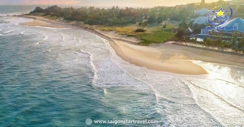 Bãi Biển Long Hải - Điểm Du Lịch Lý Tưởng Tại Vũng Tàu | Saigon Star Travel Biển Hồ Tràm trong xanh, hoang sơ