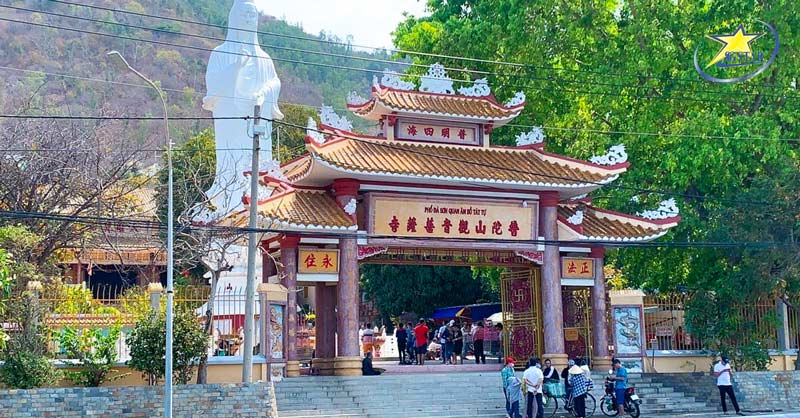 Viếng thăm và cầu an cho gia đình tại Chùa Quan Thế Âm Vũng Tàu