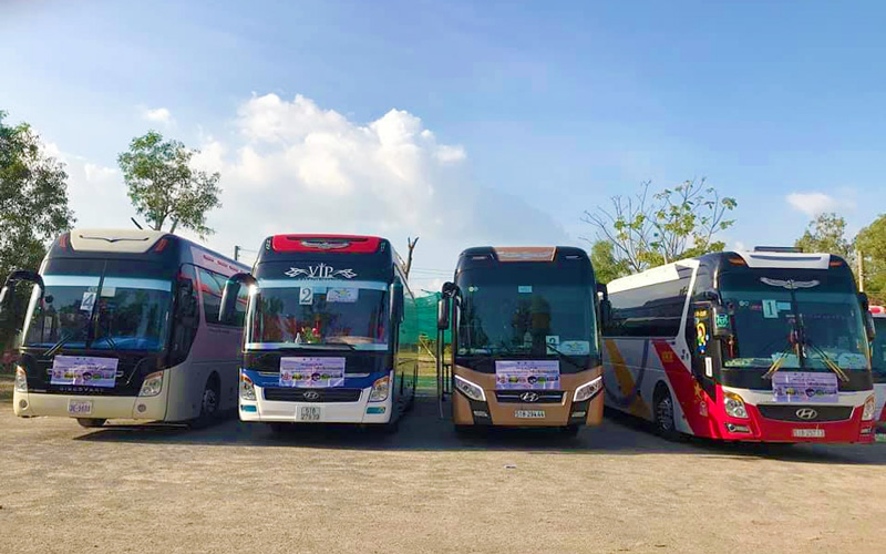 Xe du lịch đời mới - Tour Học tập Dã ngoại 1 Ngày - Thảo Cầm Viên -Công Viên Nước Đầm Sen