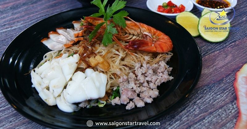 Ăn Quên Lối Về Với 13 Địa Điểm Ăn Tối Vũng Tàu | Saigon Star Travel Hủ tiếu tại Thuận Phúc được nhiều người yêu thích bởi hương vị đậm đà khó quên
