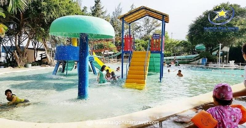 Oanh Tạc Zenna Pool Camp Tại Vũng Tàu | Saigon Star Travel Hồ bơi tại Zenna Pool Camp là địa điểm lý tưởng dành cho cả trẻ nhỏ và người lớn yêu thích bơi lội