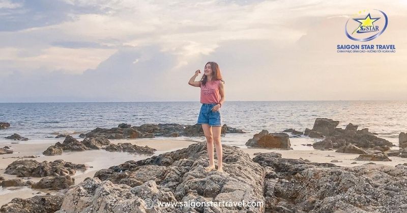 Bãi Biển Long Hải - Điểm Du Lịch Lý Tưởng Tại Vũng Tàu | Saigon Star Travel Từ tháng 10 – 11 thời tiết Long Hải trong xanh, nắng dịu nhẹ, rất thích hợp để tắm biển và tham quan