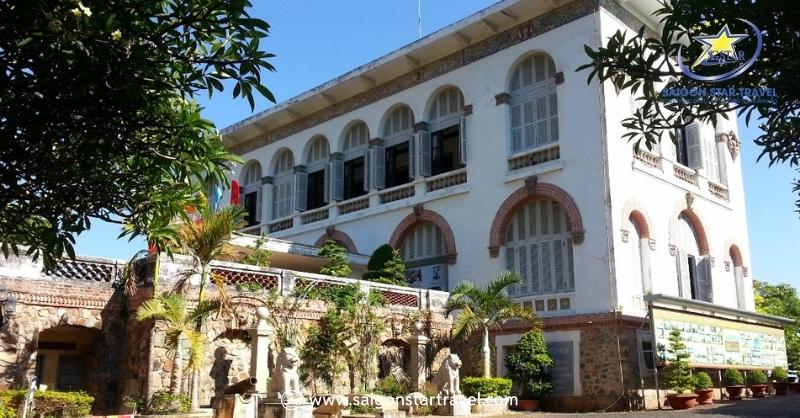Bạch Dinh Ở Vũng Tàu - Kiến Trúc Pháp Giữa Lòng Phố Biển | Saigon Star Travel Vài Lưu Ý Khi Tham Quan | Bạch Dinh ở Vũng Tàu