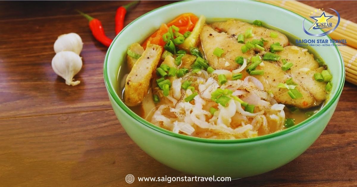 Bún cá sứa nóng hổi, thanh mát