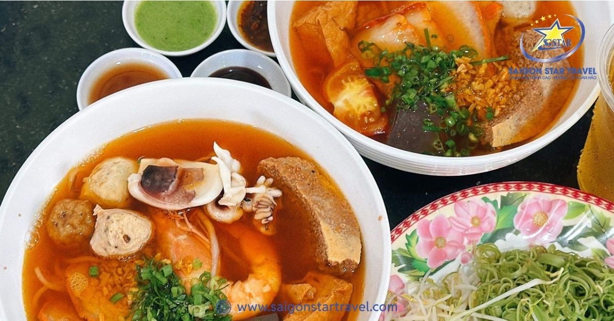 Bún riêu Thuận Phúc – Đủ vị tôm, cua, mực trong một tô